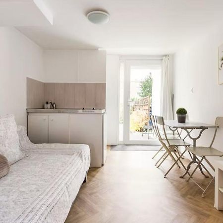 Escapade Pres De Lille - Appartement Charmant Avec Terrasse Et Parking Privee Mons-en-Baroeul Dış mekan fotoğraf