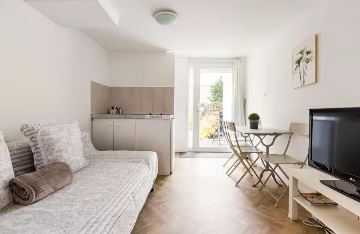 Escapade Pres De Lille - Appartement Charmant Avec Terrasse Et Parking Privee Mons-en-Baroeul Dış mekan fotoğraf