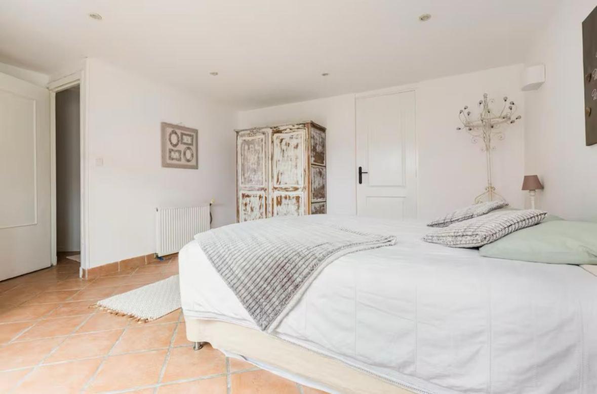 Escapade Pres De Lille - Appartement Charmant Avec Terrasse Et Parking Privee Mons-en-Baroeul Dış mekan fotoğraf