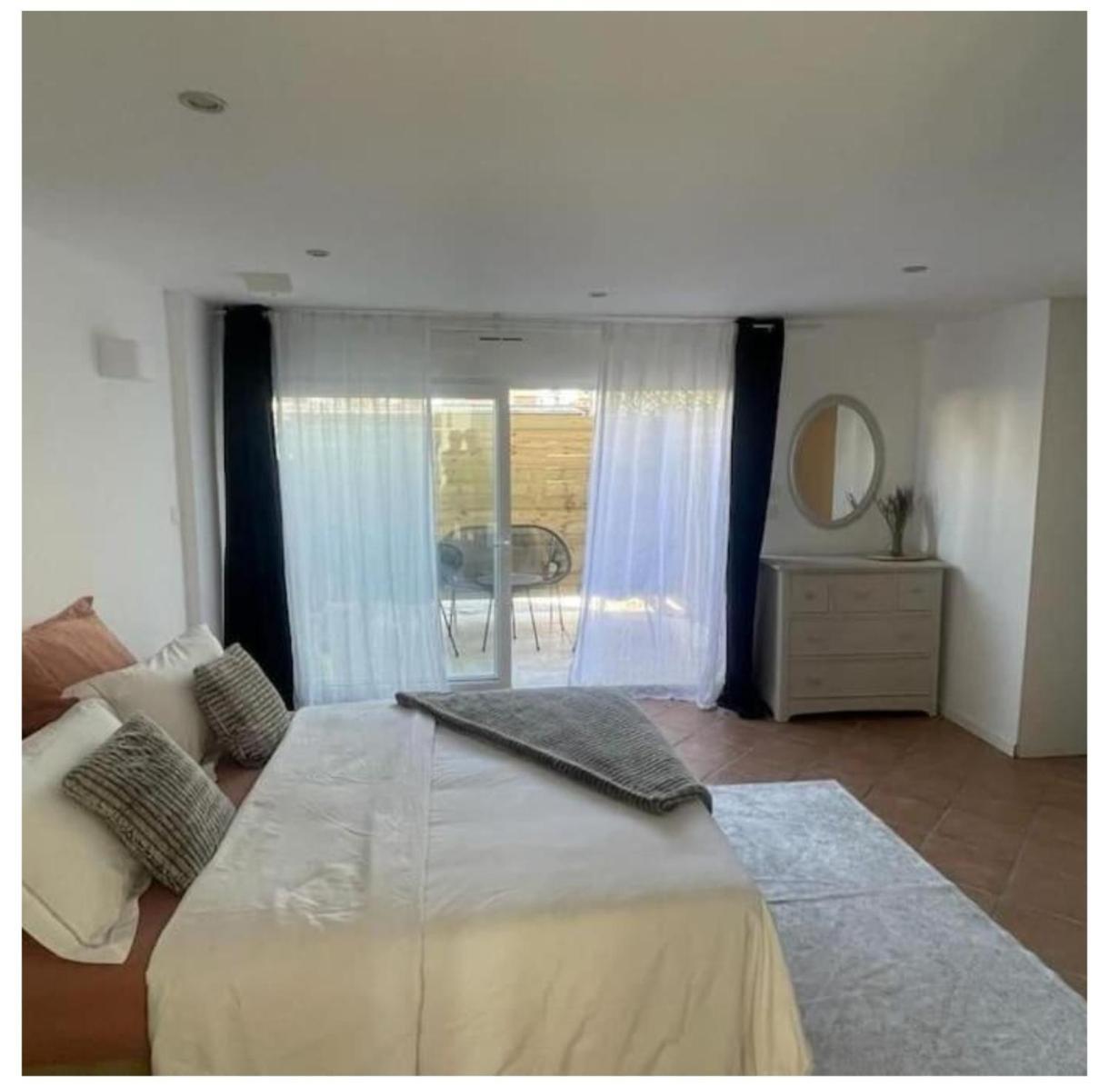 Escapade Pres De Lille - Appartement Charmant Avec Terrasse Et Parking Privee Mons-en-Baroeul Dış mekan fotoğraf