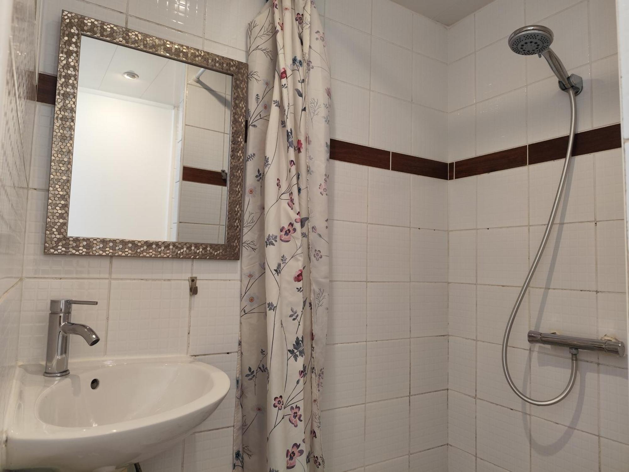 Escapade Pres De Lille - Appartement Charmant Avec Terrasse Et Parking Privee Mons-en-Baroeul Dış mekan fotoğraf