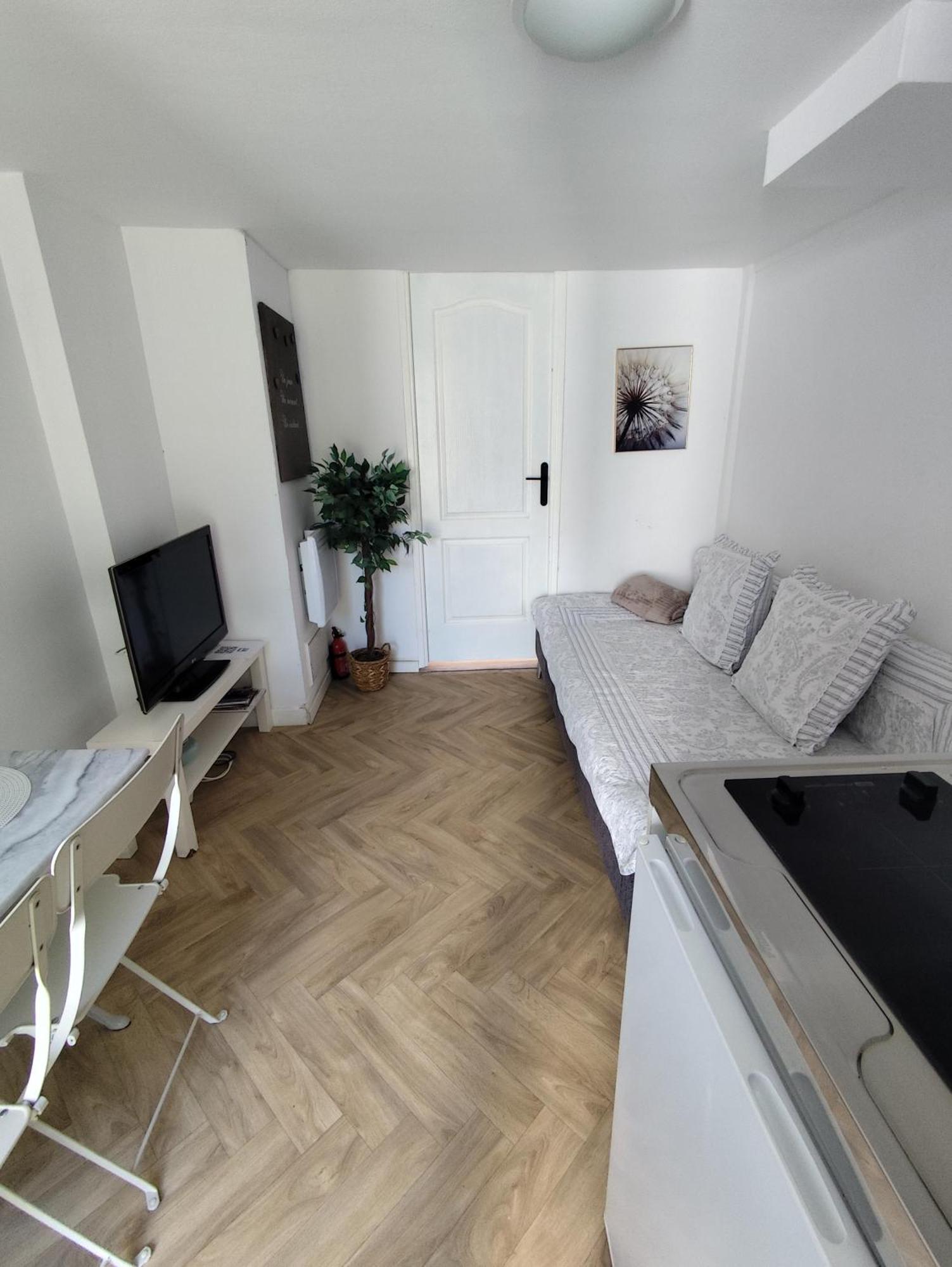 Escapade Pres De Lille - Appartement Charmant Avec Terrasse Et Parking Privee Mons-en-Baroeul Dış mekan fotoğraf